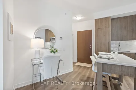 38 Iannuzzi Street Toronto ON M5V 0E8