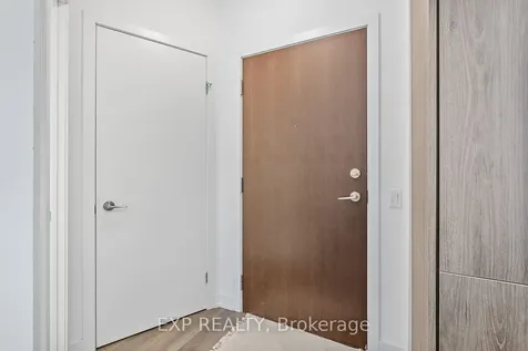 38 Iannuzzi Street Toronto ON M5V 0E8