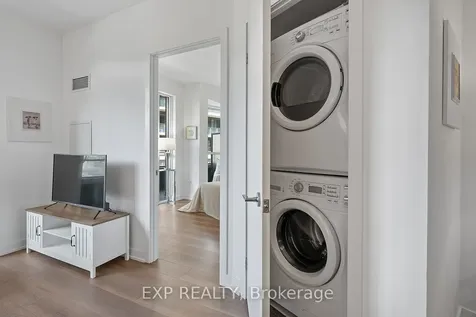 38 Iannuzzi Street Toronto ON M5V 0E8
