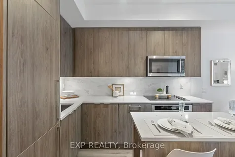 38 Iannuzzi Street Toronto ON M5V 0E8