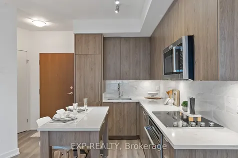 38 Iannuzzi Street Toronto ON M5V 0E8