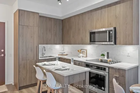 38 Iannuzzi Street Toronto ON M5V 0E8