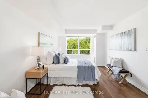 16 Dallimore Circle Toronto ON M3C 4C4