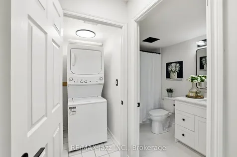 16 Dallimore Circle Toronto ON M3C 4C4