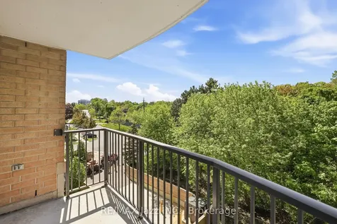 16 Dallimore Circle Toronto ON M3C 4C4