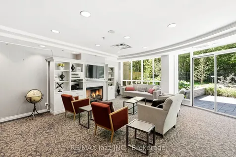 16 Dallimore Circle Toronto ON M3C 4C4