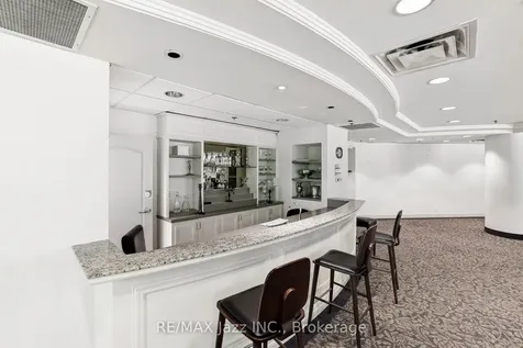 16 Dallimore Circle Toronto ON M3C 4C4