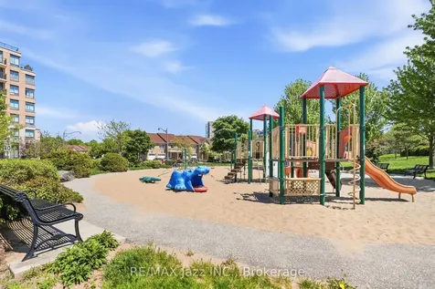 16 Dallimore Circle Toronto ON M3C 4C4