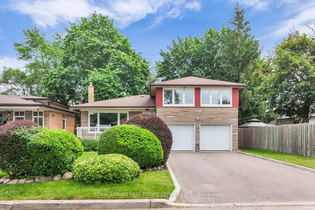 21 Barksdale Avenue Toronto ON M3H 4S4