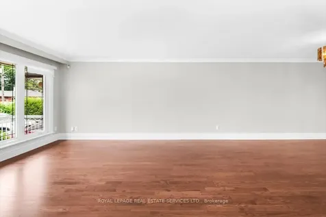 21 Barksdale Avenue Toronto ON M3H 4S4