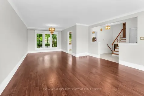 21 Barksdale Avenue Toronto ON M3H 4S4