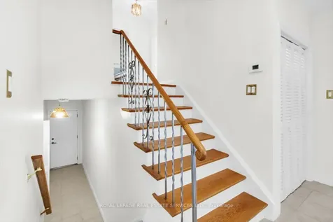 21 Barksdale Avenue Toronto ON M3H 4S4
