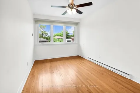 21 Barksdale Avenue Toronto ON M3H 4S4