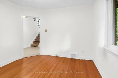 21 Barksdale Avenue Toronto ON M3H 4S4
