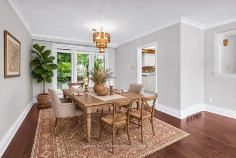 21 Barksdale Avenue Toronto ON M3H 4S4