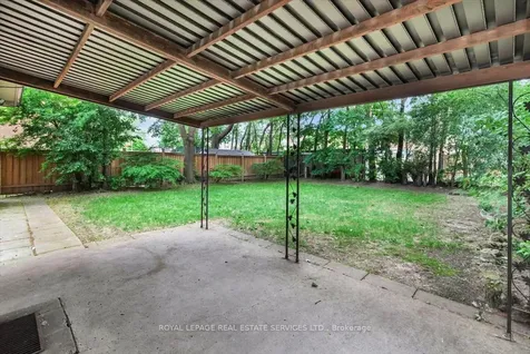 21 Barksdale Avenue Toronto ON M3H 4S4