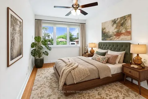 21 Barksdale Avenue Toronto ON M3H 4S4