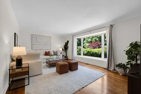14 Manorpark Court Toronto ON M2J 1A2