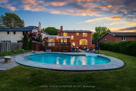14 Manorpark Court Toronto ON M2J 1A2