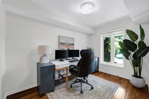 14 Manorpark Court Toronto ON M2J 1A2