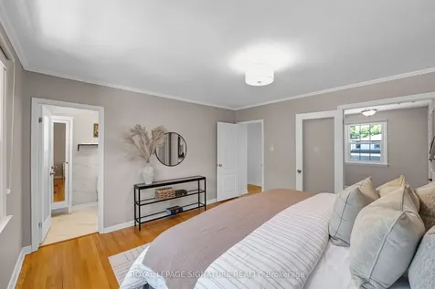 14 Manorpark Court Toronto ON M2J 1A2