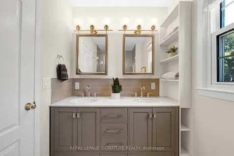14 Manorpark Court Toronto ON M2J 1A2