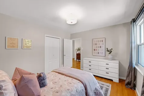 14 Manorpark Court Toronto ON M2J 1A2