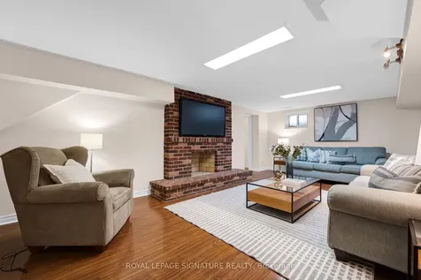 14 Manorpark Court Toronto ON M2J 1A2