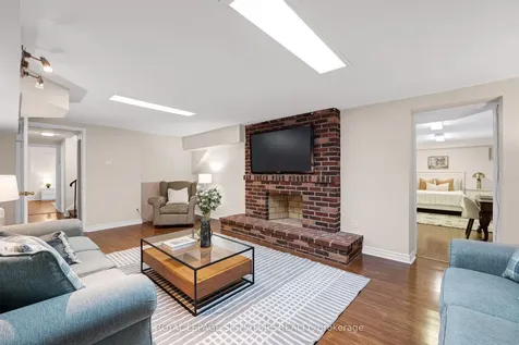 14 Manorpark Court Toronto ON M2J 1A2