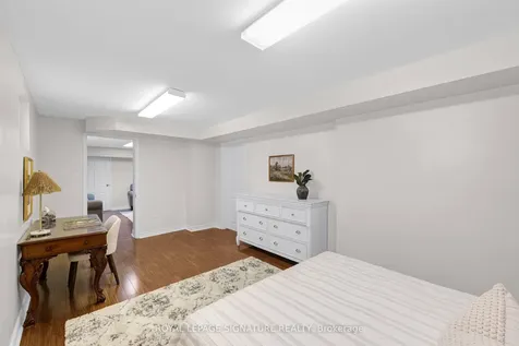 14 Manorpark Court Toronto ON M2J 1A2