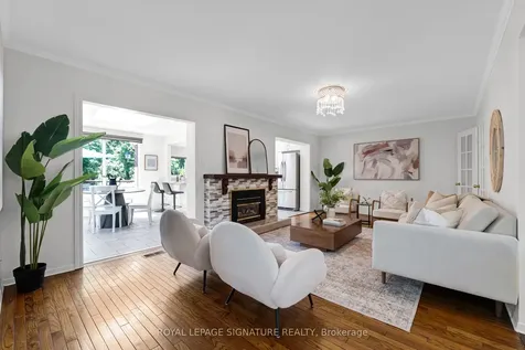 14 Manorpark Court Toronto ON M2J 1A2