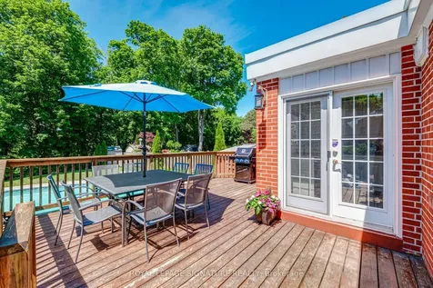 14 Manorpark Court Toronto ON M2J 1A2