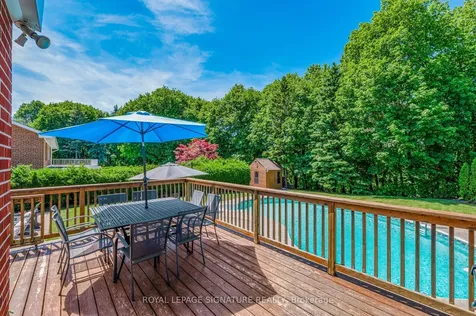 14 Manorpark Court Toronto ON M2J 1A2