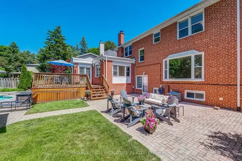 14 Manorpark Court Toronto ON M2J 1A2