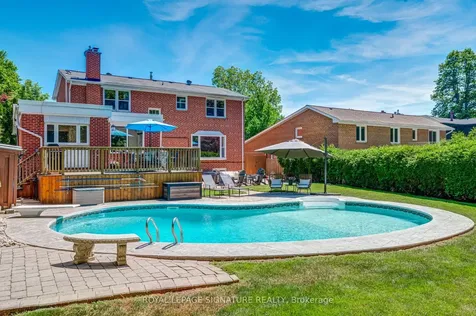 14 Manorpark Court Toronto ON M2J 1A2
