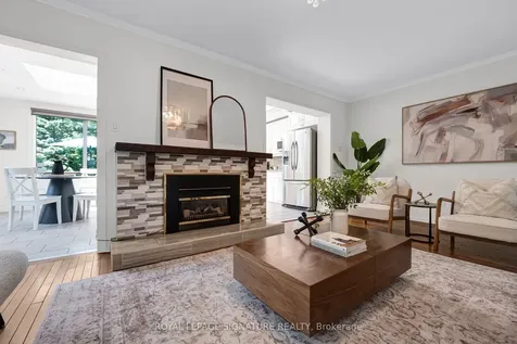 14 Manorpark Court Toronto ON M2J 1A2