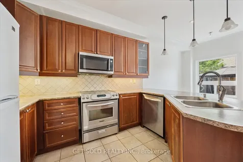 28 Barden Crescent Ajax ON L1Z 2A9