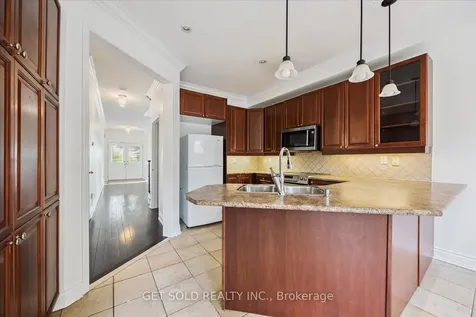 28 Barden Crescent Ajax ON L1Z 2A9