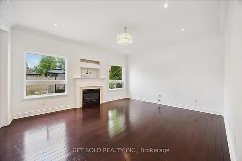 28 Barden Crescent Ajax ON L1Z 2A9