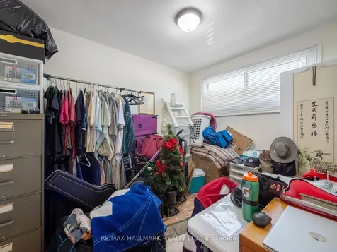 96 Emperor Street Ajax ON L1S 1N2