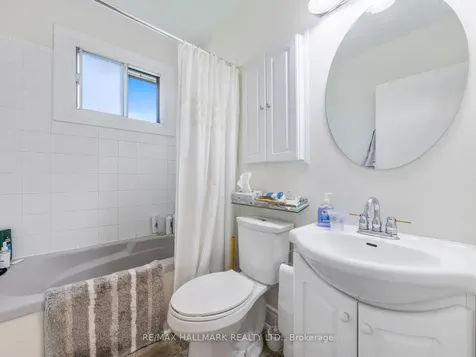 96 Emperor Street Ajax ON L1S 1N2