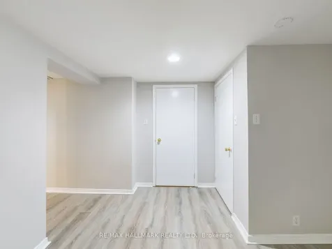 96 Emperor Street Ajax ON L1S 1N2