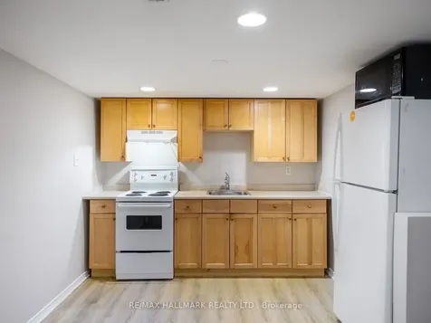 96 Emperor Street Ajax ON L1S 1N2