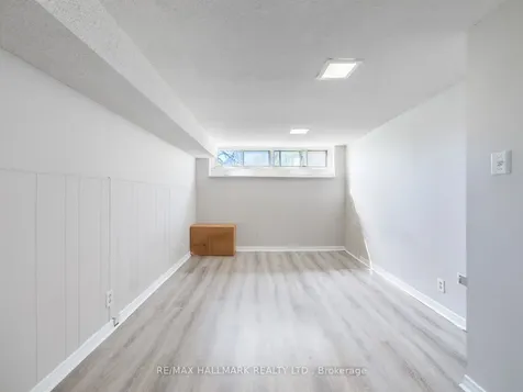 96 Emperor Street Ajax ON L1S 1N2