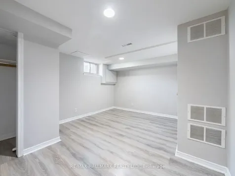 96 Emperor Street Ajax ON L1S 1N2