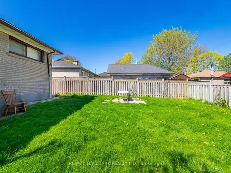 96 Emperor Street Ajax ON L1S 1N2