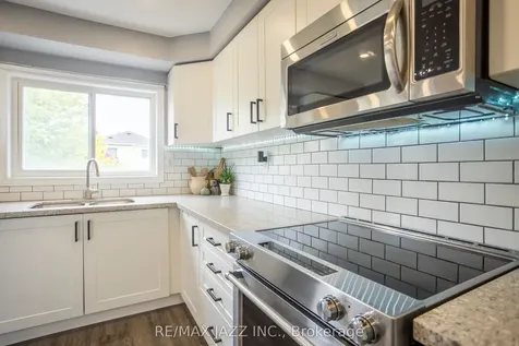 61 Markham Trail Clarington ON L1C 0S4