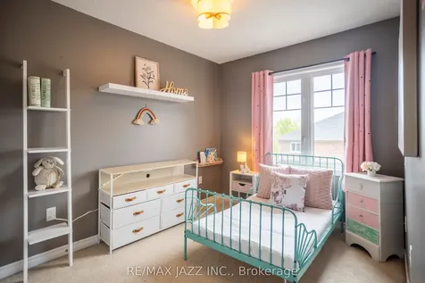 61 Markham Trail Clarington ON L1C 0S4