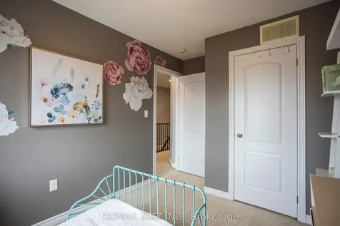 61 Markham Trail Clarington ON L1C 0S4