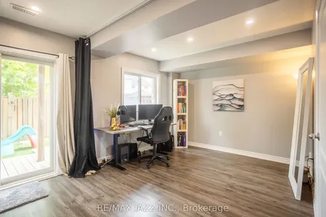 61 Markham Trail Clarington ON L1C 0S4